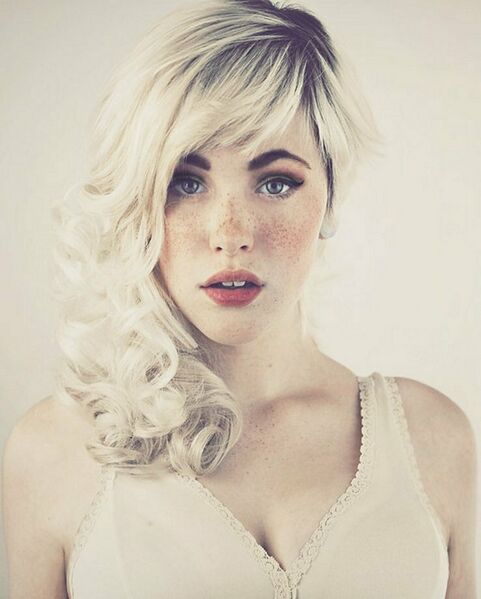 File:Alathea Four.jpg